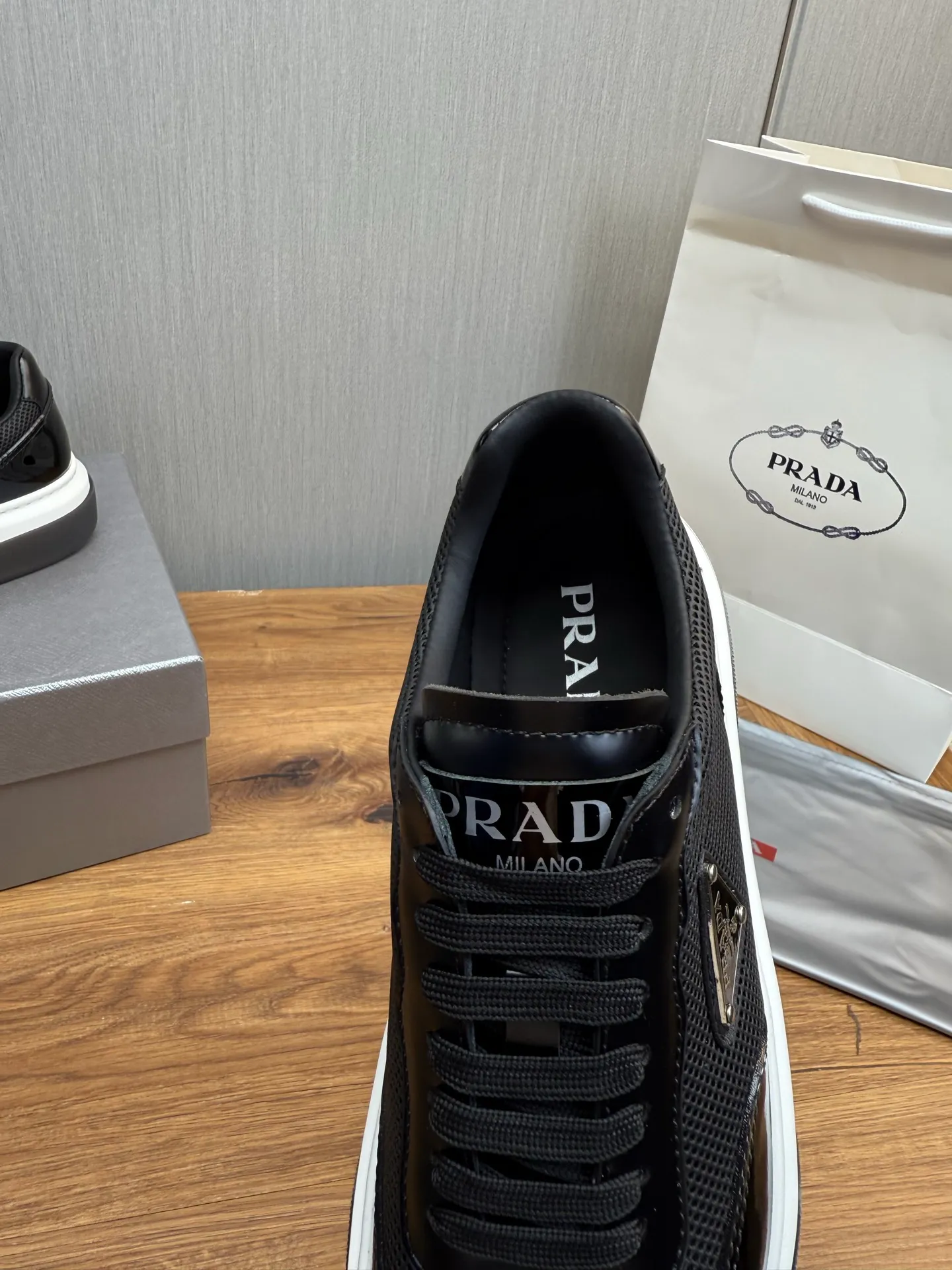 Men's shoes 💰600💰 [PRADA] Popular men's shoes shipped 👏Official website synchronized ⬆️Original cowhide fabric + cowhide lining, 1⃣️:1⃣️reproduction, original sole, 38-45 (45. Customized, non-refundable)
